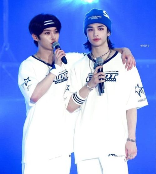 Stray Kids Pilot T-Shirt + Socks